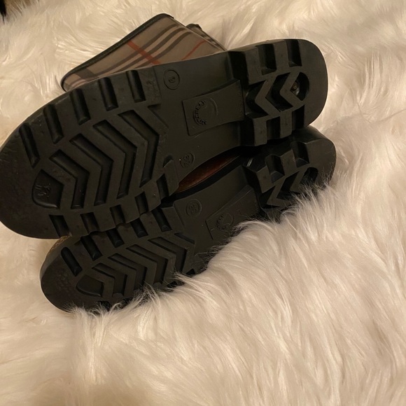 Burberry rain boots - Picture 2 of 5